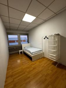Dreieich Wohnung 10 Personen - 6 Einzelzimmer Parkplatz LKW