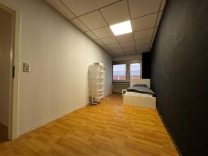 Dreieich Wohnung 10 Personen - 6 Einzelzimmer Parkplatz LKW