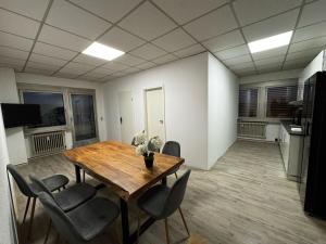 Dreieich Wohnung 10 Personen - 6 Einzelzimmer Parkplatz LKW