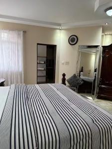 5 Bedroom Royal Stay