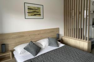 Apartments with WiFi Kastel Stafilic, Kastela - 23978