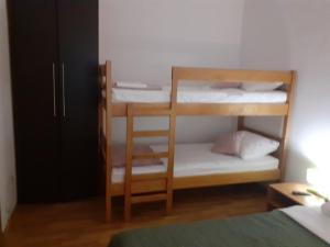 Apartments with parking space Privlaka, Zadar - 24002