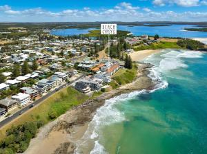 Luxe Oceanfront Apartment