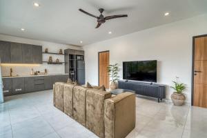 Liv Villa A1 Brand New 3BR in Batu Bolong, Canggu