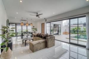 Liv Villa A1 Brand New 3BR in Batu Bolong, Canggu