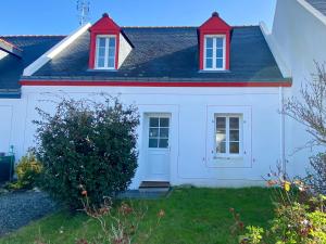 Maisons de vacances Charmante maison a Groix - FR-1-813-19 : photos des chambres
