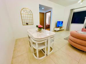 LetStay Aspire 45H 1-BR Condo 56-Sqm