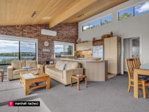 Breakwater Unit 4 Beachfront Bermagui