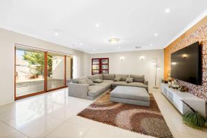 Rustic Point Cook Family Home near Sanctuary Lakes