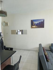 E-Tiara Apt King Size Bed 1-7pax LRT YSW Homes