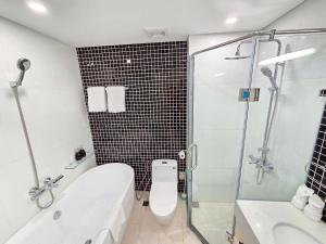 Suite Junior Có Ban Công (Junior Suite with Balcony)