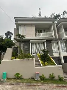 Villa Sunrise F1 - Sengkaling