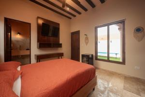 Entire 3bd Home Villa-Home-with Private Pool and Patio