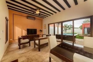 Entire 3bd Home Villa-Home-with Private Pool and Patio