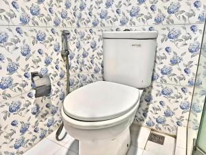 Cozy 2BR 1 et Cikditiro Menteng Apt with Pool and Gym by 2ndHome