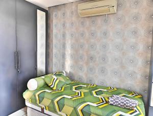 Cozy 2BR 1 et Cikditiro Menteng Apt with Pool and Gym by 2ndHome