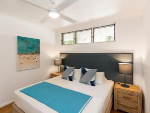 Poinciana 010 - buggy included!