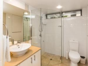 Poinciana 010 - buggy included!