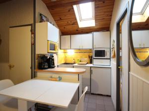 Maisons de vacances Pavillon calme avec jardin clos, animaux admis, parking, a 2 km du centre de La Bourboule - FR-1-415-156 : photos des chambres