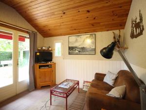 Maisons de vacances Pavillon calme avec jardin clos, animaux admis, parking, a 2 km du centre de La Bourboule - FR-1-415-156 : photos des chambres