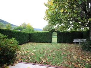 Maisons de vacances Pavillon calme avec jardin clos, animaux admis, parking, a 2 km du centre de La Bourboule - FR-1-415-156 : photos des chambres