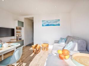 Studio lumineux avec balcon et parking à deux pas de la plage - FR-1-788-56