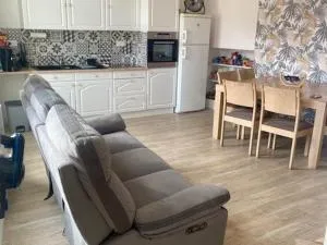 F3 Moderne avec Climatisation et WiFi Proche des Thermes - FR-1-703-205 - Tapis