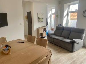 F3 Moderne avec Climatisation et WiFi Proche des Thermes - FR-1-703-205