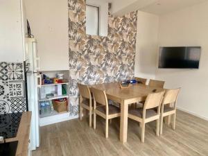 F3 Moderne avec Climatisation et WiFi Proche des Thermes - FR-1-703-205