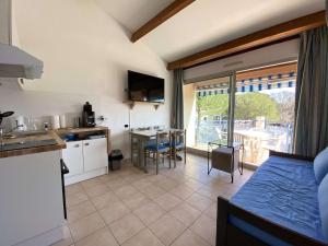 Appartements Appartement 2 pieces en duplex avec terrasse et piscine a Balaruc-les-Bains - FR-1-553-301 : photos des chambres