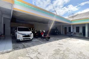 Urbanview Hotel Grand Seven One Manna