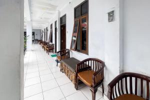 Urbanview Hotel Grand Seven One Manna