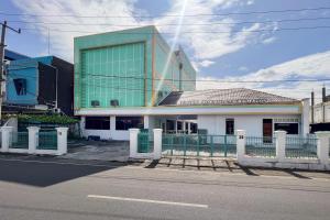 Urbanview Hotel Grand Seven One Manna