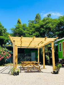 Silver Sand, Placencia