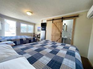 Mt Carmel Motel Room close to Zion National Park