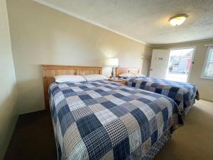 Mt Carmel Motel Room close to Zion National Park