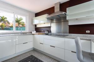 Exclusive villa with private pool 1 kilometer from Los Cristianos Beach