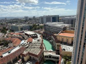 Deluxe Suite in Venice Mall