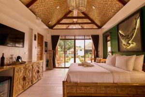 Casa Verde Cliff Resort & Spa