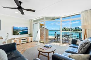 Noosa Riverfront Apartment Unit 7