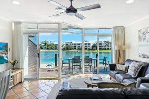 Noosa Riverfront Apartment Unit 7