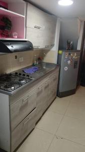 APARTAMENTO PARA TRES PERSONAS a 10 minutos del centro de eventos valle del pacifico y a la misma distancia del centro de la ciudad Y también a 300 mts del Orquideorama