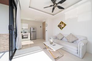 Sea & Mountain Views Apartment