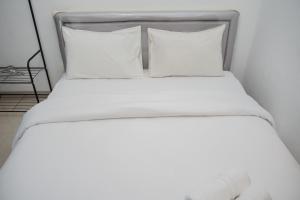 Nice and Comfy Studio at Serpong Garden Apartment By Travelio