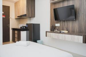 Nice and Comfy Studio at Serpong Garden Apartment By Travelio