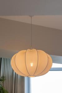 Tropical Sunset w the best view in BGC plus Netlfix