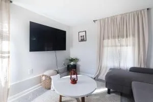 Whole Home Remodeled 1 Bed West Side Coffee Smrt TV WIFI - Maize