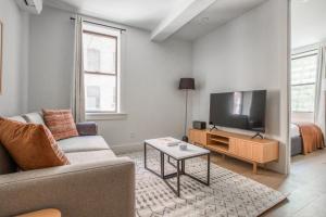 Blueground E Village courtyard gym ac wd NYC-1532