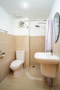 Modern Coastal 2BR Condo Near Airport & Samal