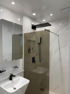 Căn hộ 2 phòng ngủ nhìn ra cảnh thành phố (Two-Bedroom Apartment with City View)